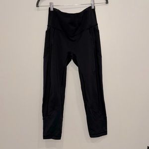 Lululemon Black crop leggings size 8.